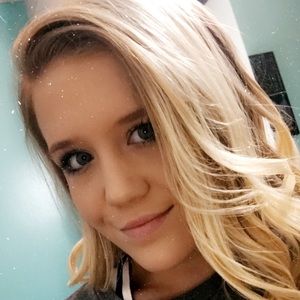 Meet your Posher, Chloe